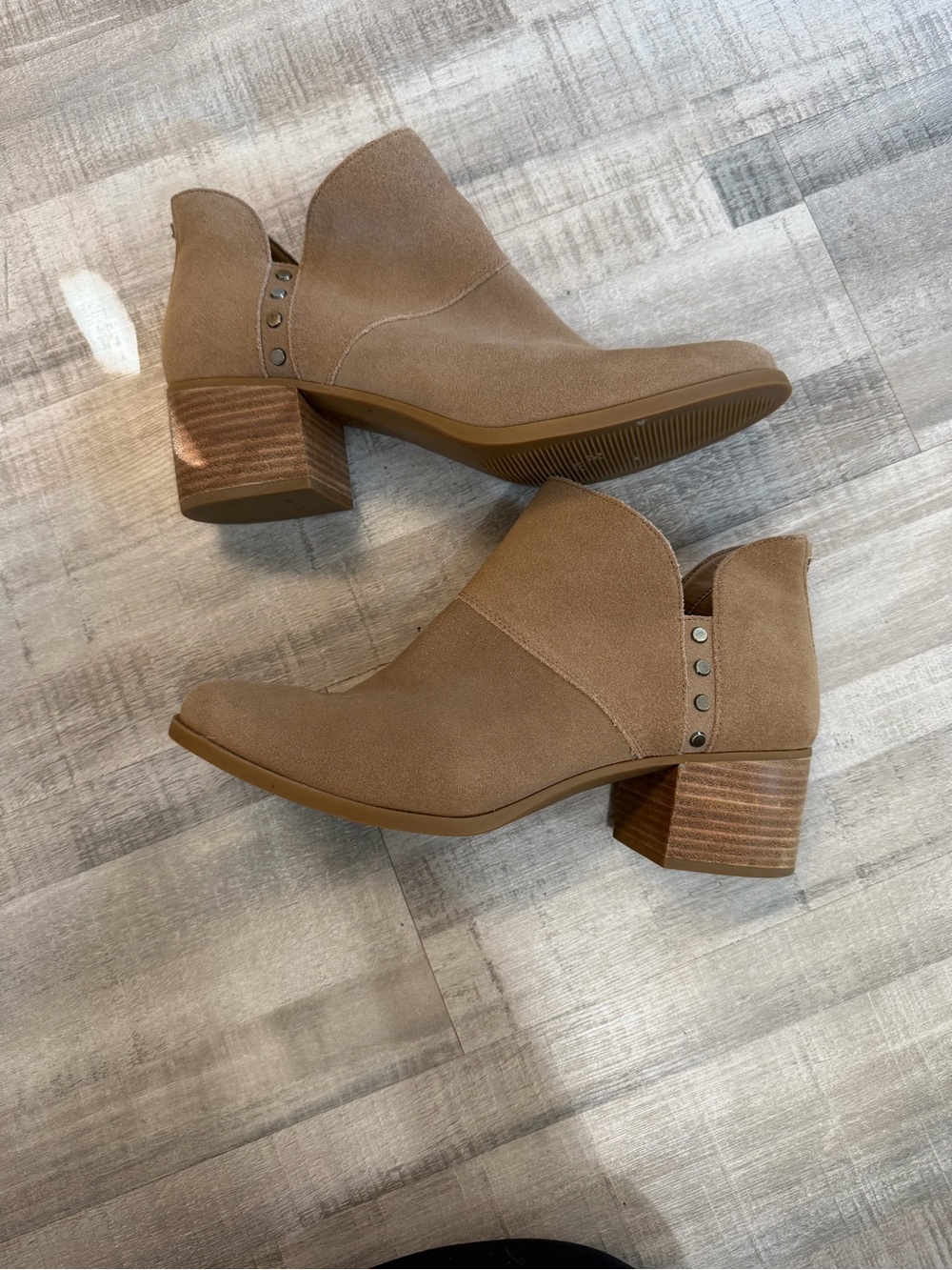Koolaburra by UGG Sofia Women’s Size 12 Taupe Suede Ankle Boots 1096440